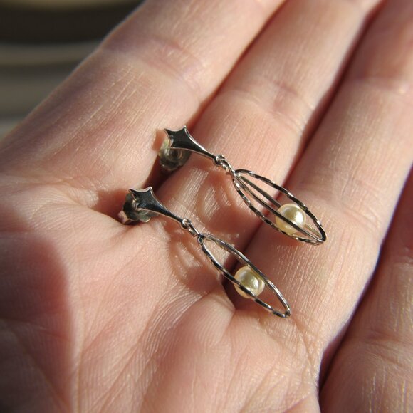 Silver caged pearl drop earrings. (see desc.) - Picture 5 of 8